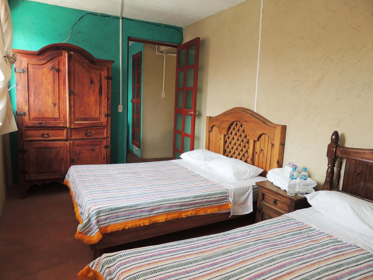 Hotel Las Fumarolas De Don Goyo 촐룰라 외부 사진