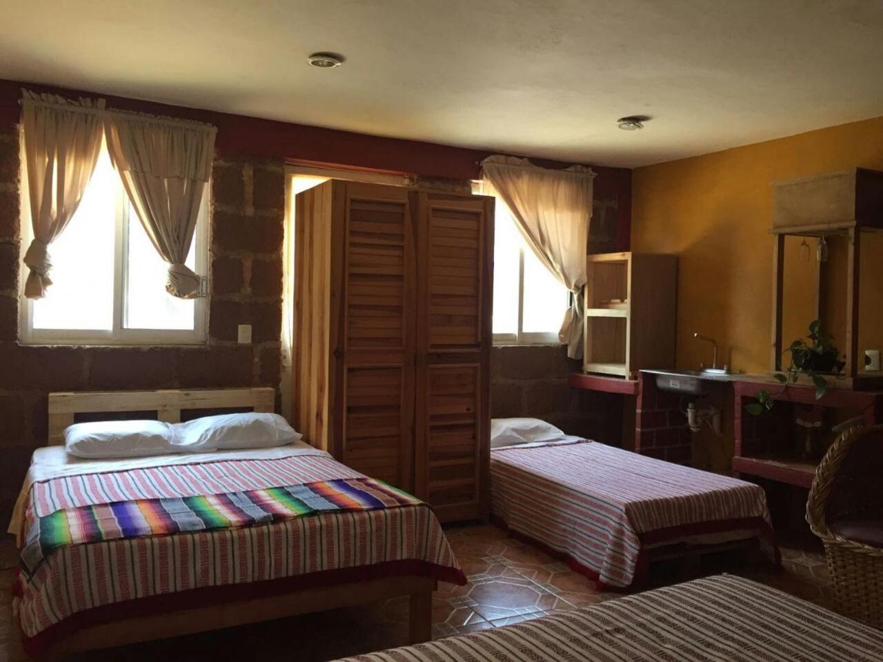 Hotel Las Fumarolas De Don Goyo 촐룰라 외부 사진