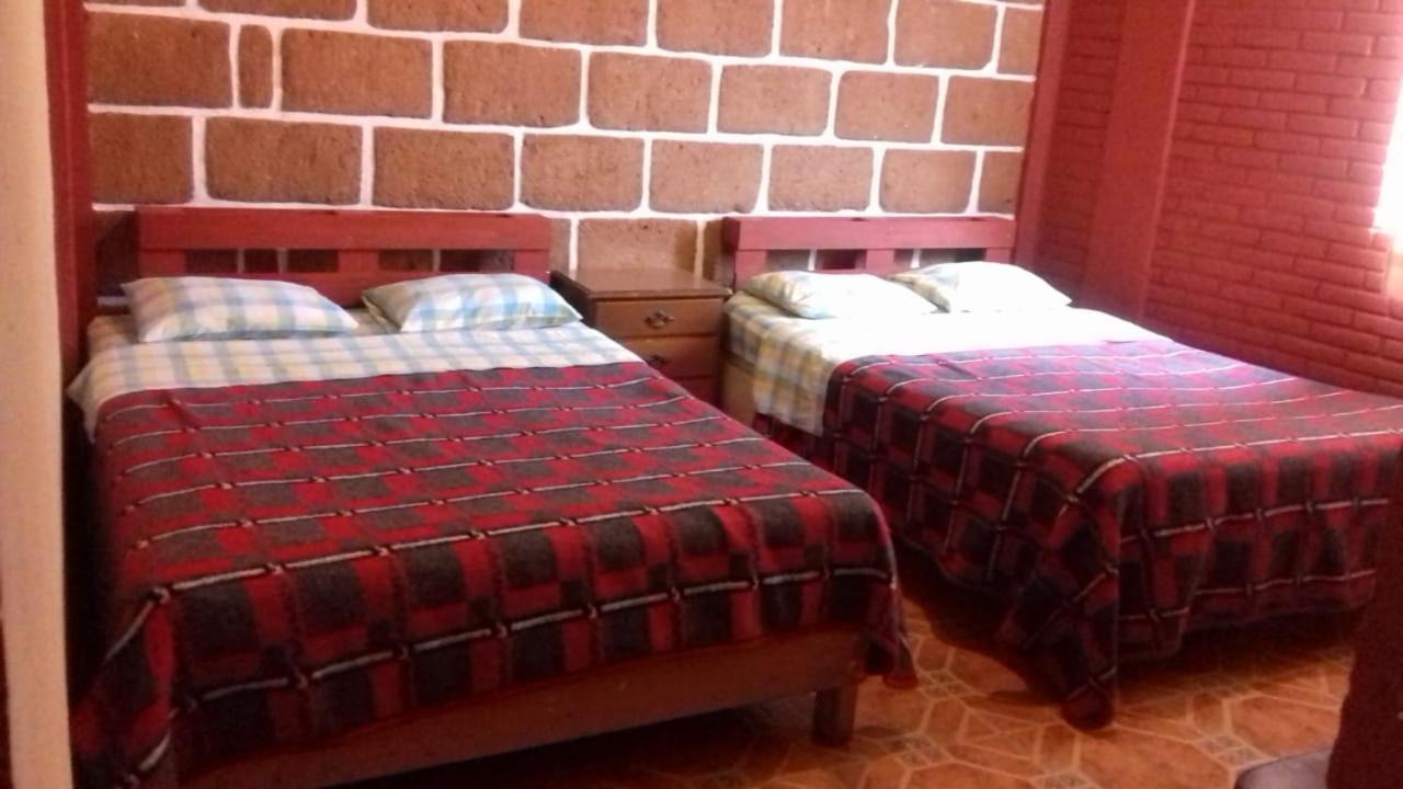 Hotel Las Fumarolas De Don Goyo 촐룰라 외부 사진