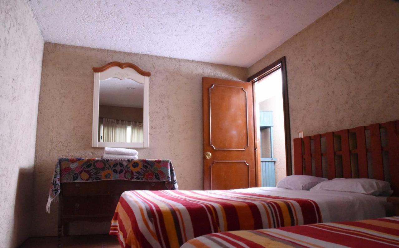 Hotel Las Fumarolas De Don Goyo 촐룰라 외부 사진